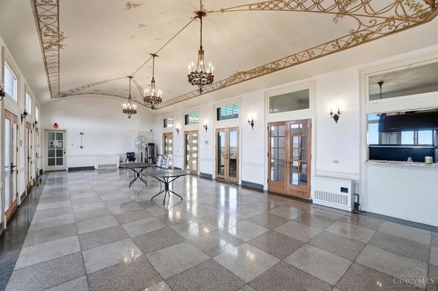 3900 Rose Hill Avenue, Cincinnati, OH 45229