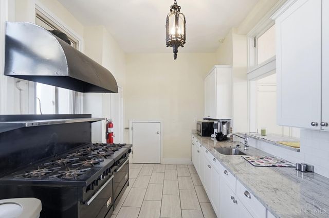 3900 Rose Hill Avenue, Cincinnati, OH 45229