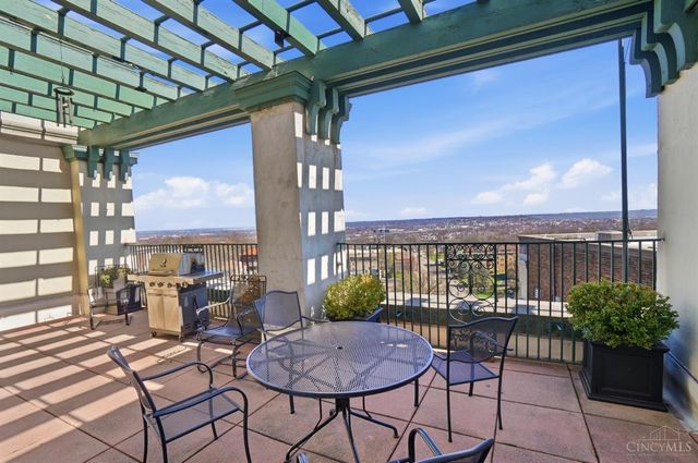 3900 Rose Hill Avenue, Cincinnati, OH 45229