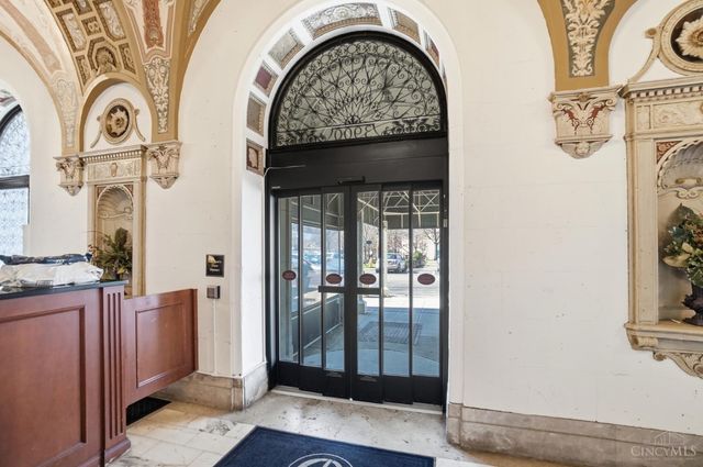 3900 Rose Hill Avenue, Cincinnati, OH 45229