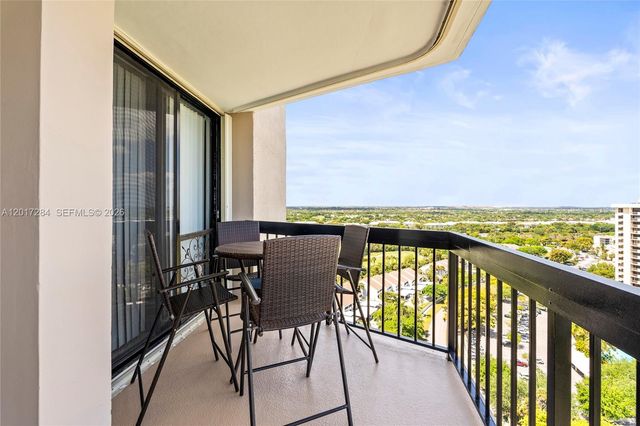 2425 Presidential Way PH1, West Palm Beach, FL 33401