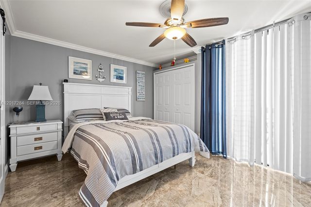 2425 Presidential Way PH1, West Palm Beach, FL 33401