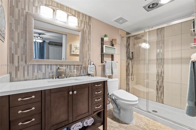 2425 Presidential Way PH1, West Palm Beach, FL 33401