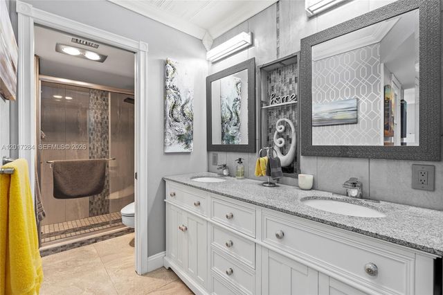 2425 Presidential Way PH1, West Palm Beach, FL 33401