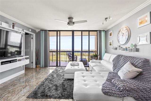 2425 Presidential Way PH1, West Palm Beach, FL 33401