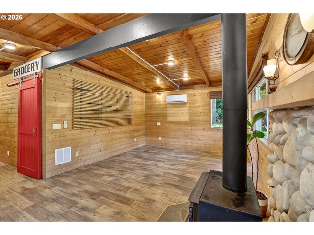 28803 Se WOODS Rd, Eagle Creek, OR 97022
