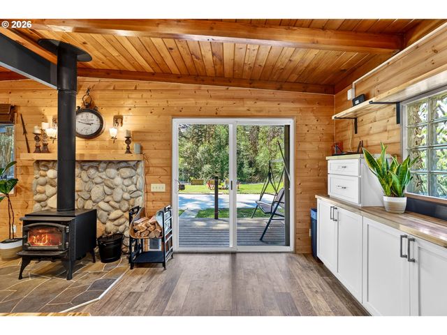 28803 Se WOODS Rd, Eagle Creek, OR 97022