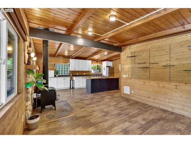 28803 Se WOODS Rd, Eagle Creek, OR 97022