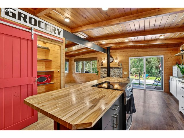 28803 Se WOODS Rd, Eagle Creek, OR 97022