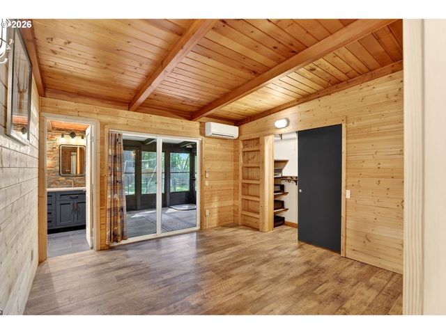 28803 Se WOODS Rd, Eagle Creek, OR 97022