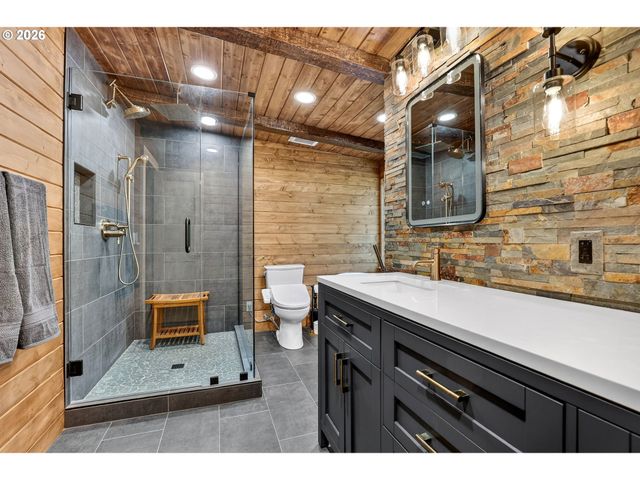 28803 Se WOODS Rd, Eagle Creek, OR 97022