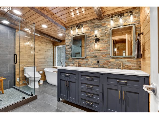 28803 Se WOODS Rd, Eagle Creek, OR 97022