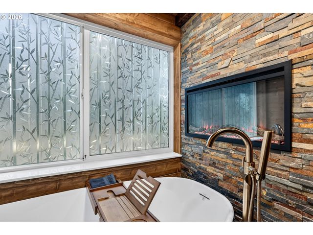 28803 Se WOODS Rd, Eagle Creek, OR 97022
