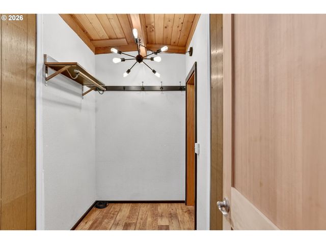 28803 Se WOODS Rd, Eagle Creek, OR 97022