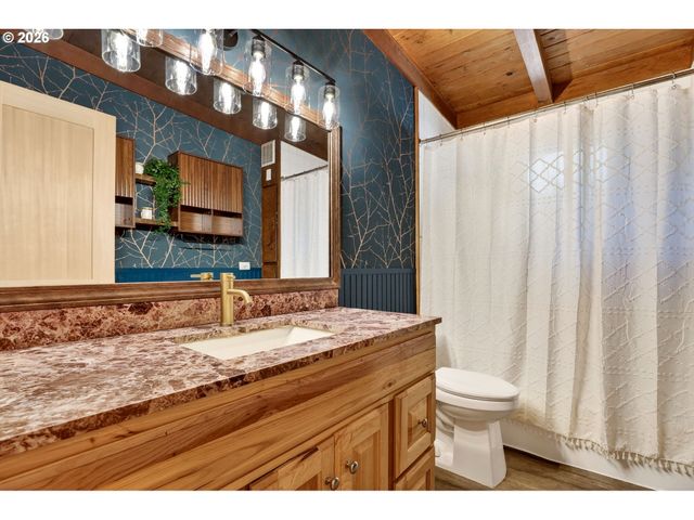 28803 Se WOODS Rd, Eagle Creek, OR 97022