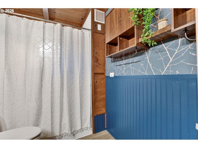28803 Se WOODS Rd, Eagle Creek, OR 97022