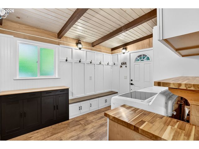 28803 Se WOODS Rd, Eagle Creek, OR 97022