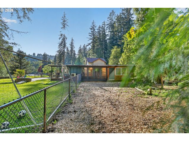 28803 Se WOODS Rd, Eagle Creek, OR 97022