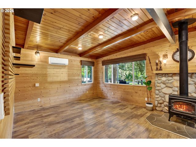 28803 Se WOODS Rd, Eagle Creek, OR 97022