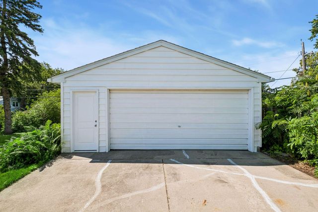 1664 Bohland Avenue, Saint Paul, MN 55116