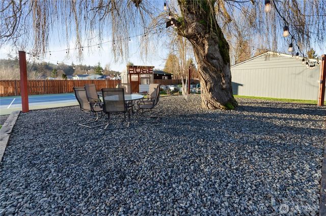 1122 13th Street SW, Puyallup, WA 98371