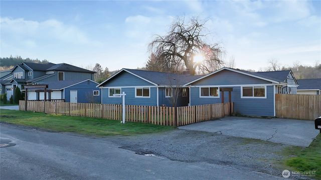1122 13th Street SW, Puyallup, WA 98371