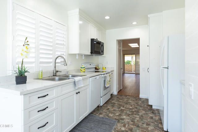 1106 Village 1 -, Camarillo, CA 93012