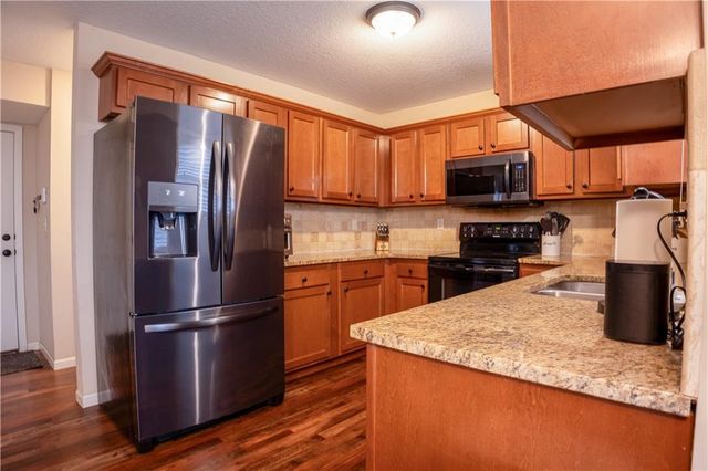 804 W 30th Street, Lawrence, KS 66046