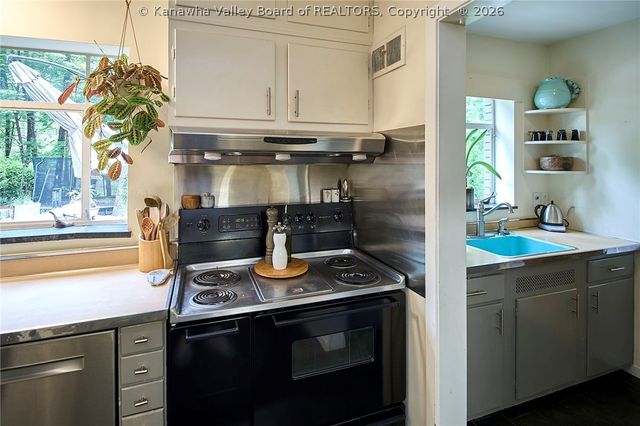 68 Abney Circle N, Charleston, WV 25314