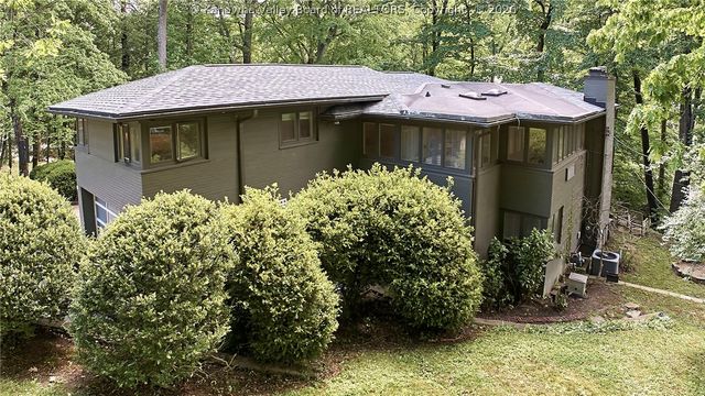 68 Abney Circle N, Charleston, WV 25314