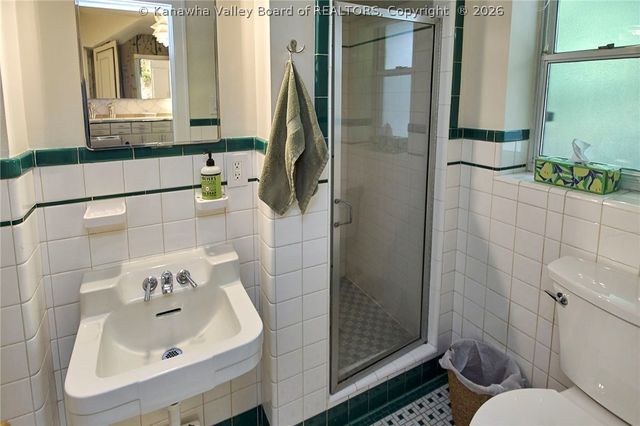68 Abney Circle N, Charleston, WV 25314