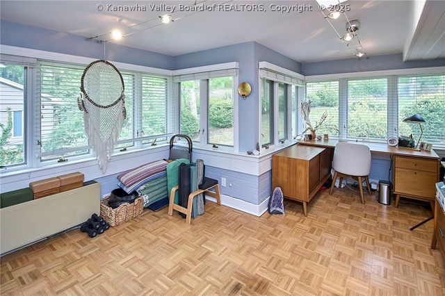 68 Abney Circle N, Charleston, WV 25314