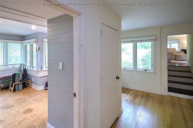 68 Abney Circle N, Charleston, WV 25314