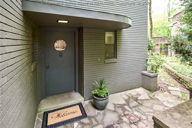 68 Abney Circle N, Charleston, WV 25314