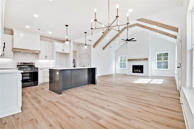 10 Leawood Lane, Bella Vista, AR 72715