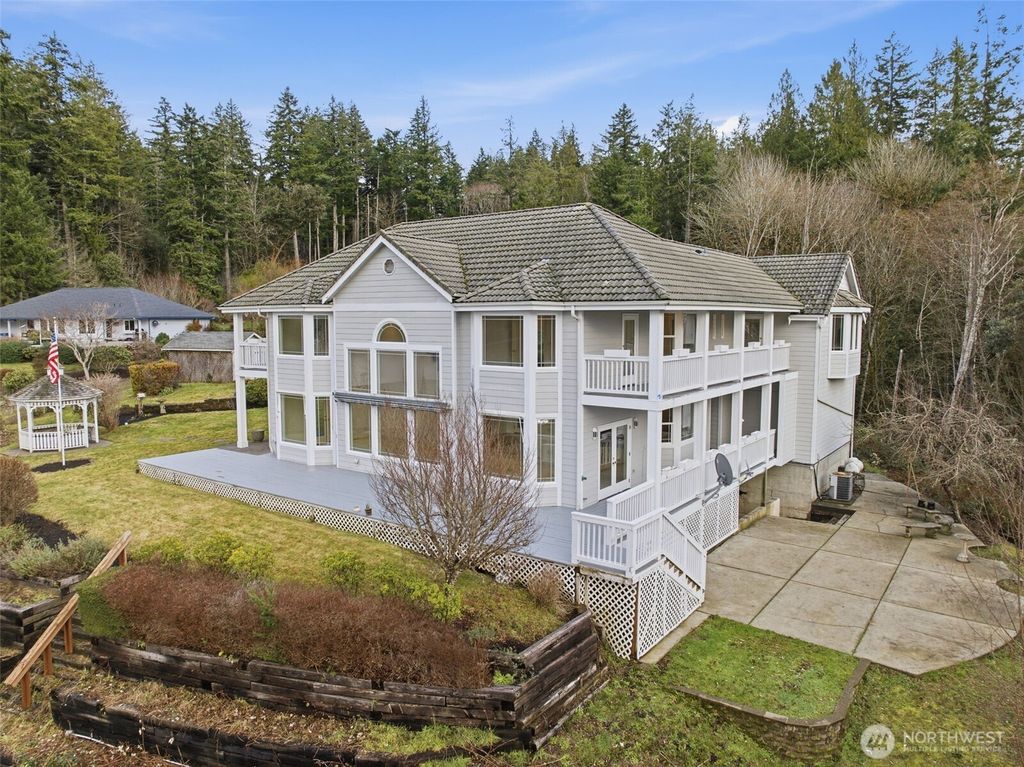 457 E Victor Road, Belfair, WA 98528
