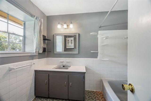 7735 Deer Trail Drive, Dallas, TX 75238