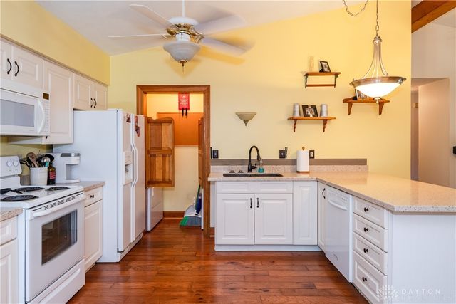 852 Sunset Drive, Englewood, OH 45322