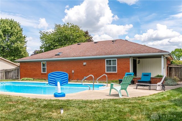 852 Sunset Drive, Englewood, OH 45322