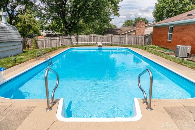 852 Sunset Drive, Englewood, OH 45322
