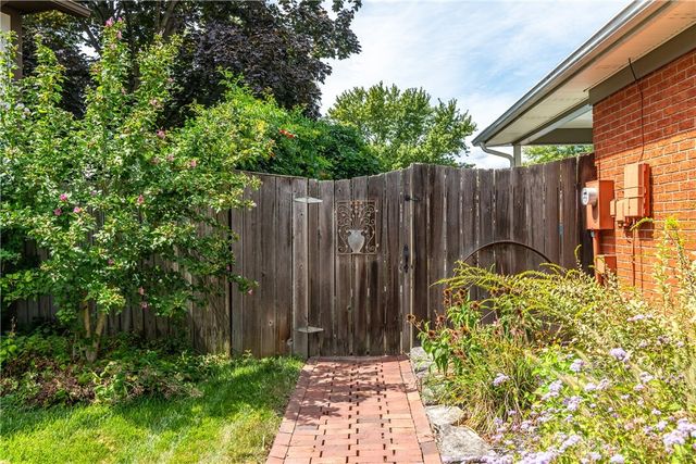 852 Sunset Drive, Englewood, OH 45322