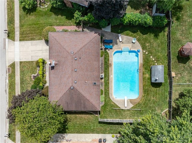 852 Sunset Drive, Englewood, OH 45322
