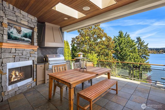 4102 100th Avenue SE, Mercer Island, WA 98040