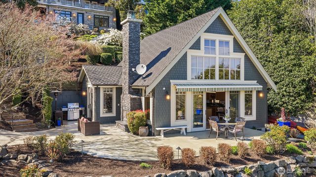 4102 100th Avenue SE, Mercer Island, WA 98040