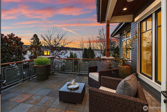 4102 100th Avenue SE, Mercer Island, WA 98040