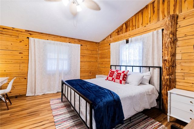 85 County Road 154, Eureka Springs, AR 72632
