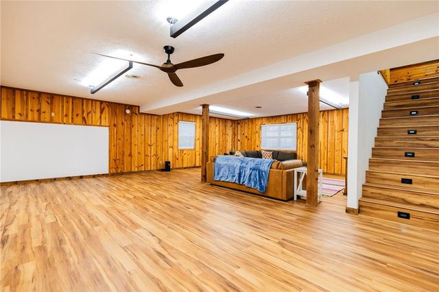 85 County Road 154, Eureka Springs, AR 72632