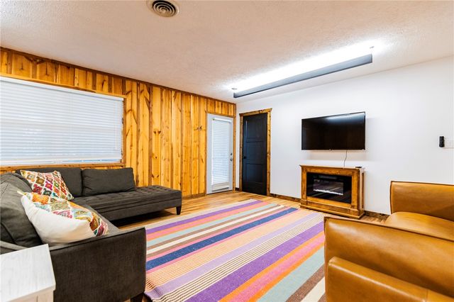 85 County Road 154, Eureka Springs, AR 72632