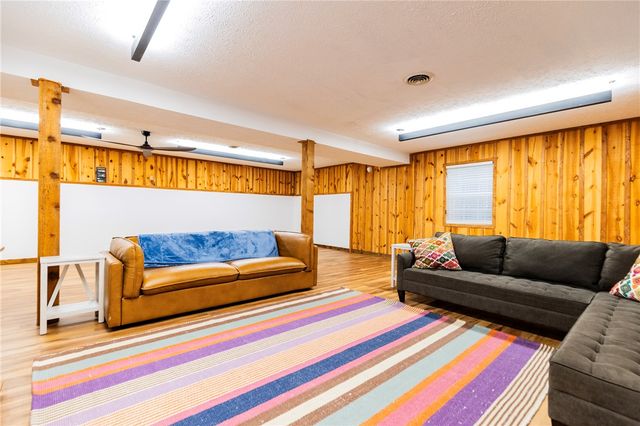 85 County Road 154, Eureka Springs, AR 72632