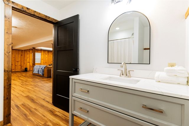 85 County Road 154, Eureka Springs, AR 72632